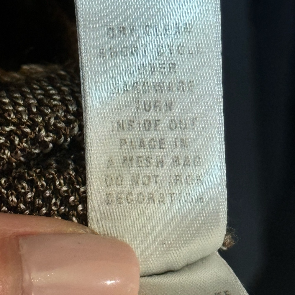 St. John Knit Top - Picture 5 of 6